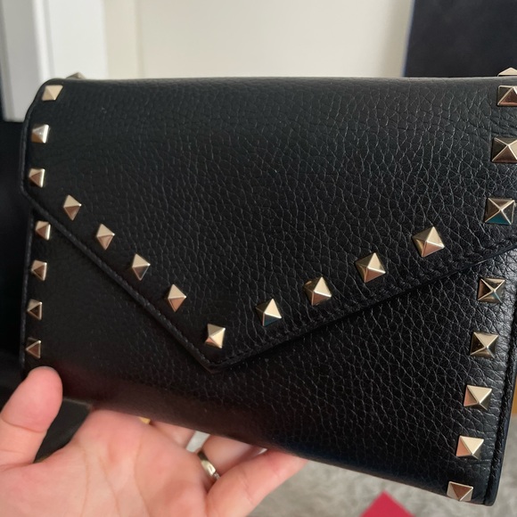 Authentic Valentino Rockstud Wallet on Chain bag - Picture 7 of 9